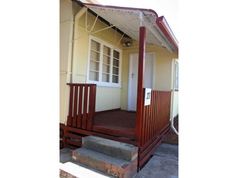 27 Jinda Road, Koongamia WA 6056