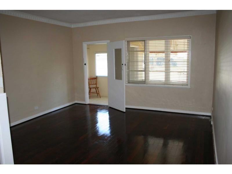 27 Jinda Road, Koongamia WA 6056