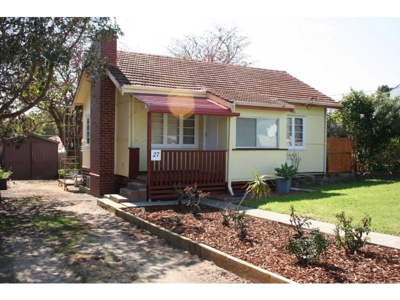 27 Jinda Road, Koongamia WA 6056