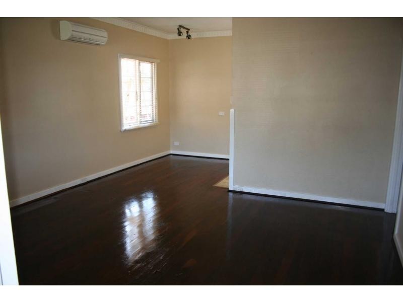 27 Jinda Road, Koongamia WA 6056