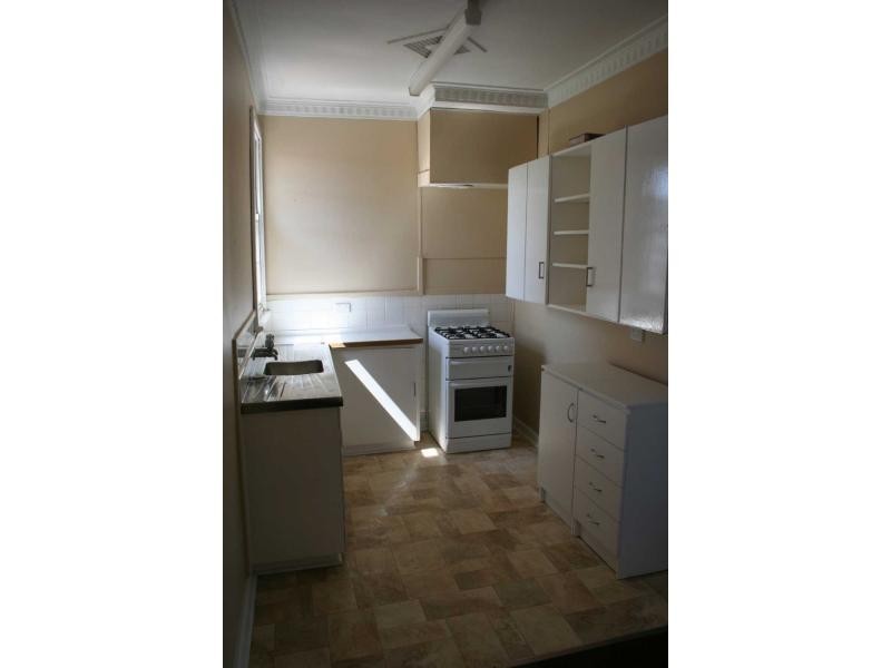 27 Jinda Road, Koongamia WA 6056