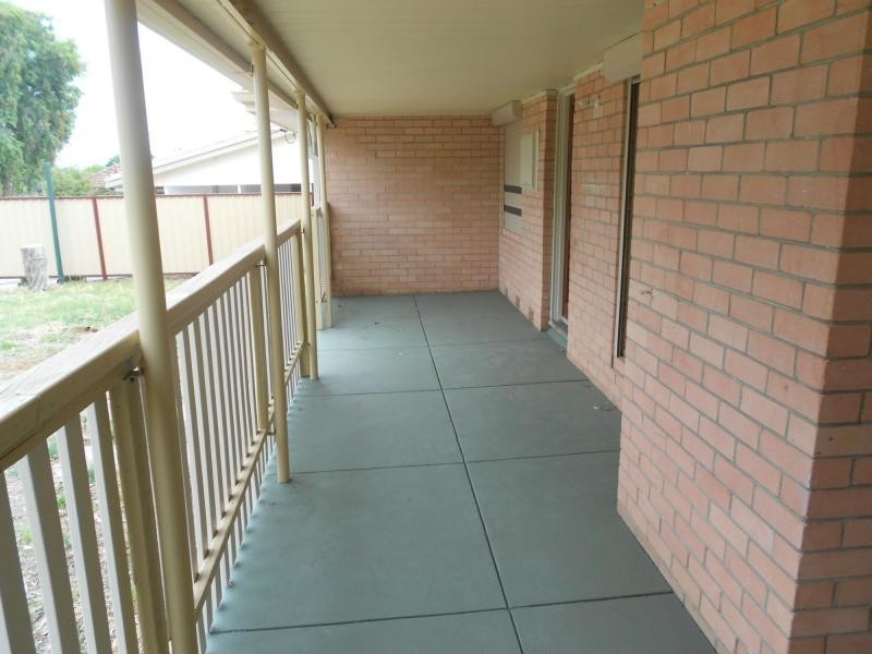 20 Clianthus Way, Koongamia WA 6056