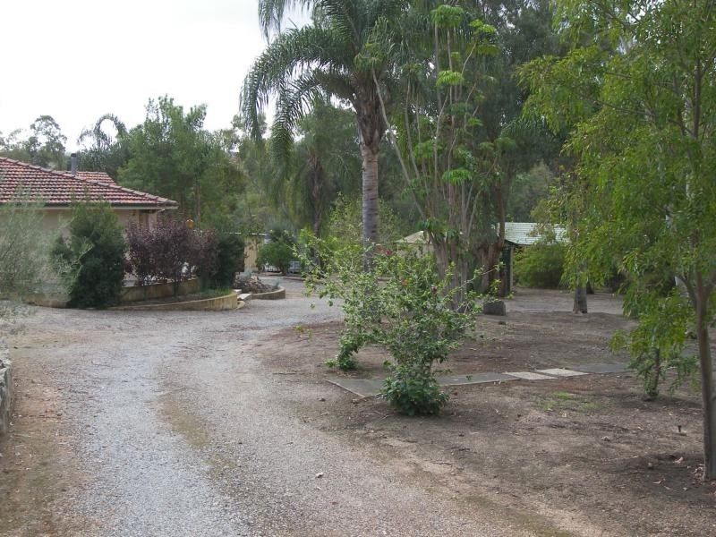 17 National Park Road, Swan View WA 6056