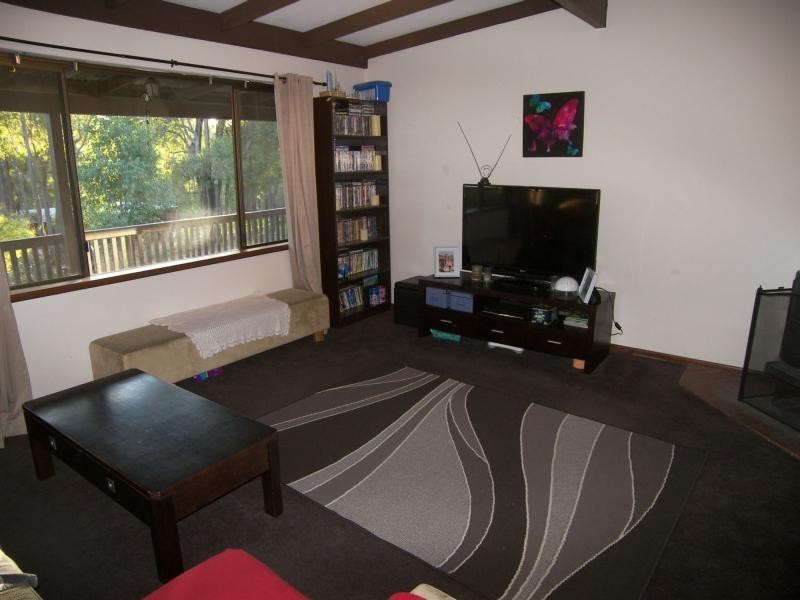 830 Oxley Road, Hovea WA 6071