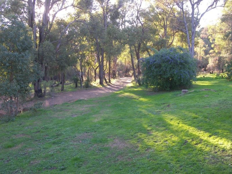 830 Oxley Road, Hovea WA 6071