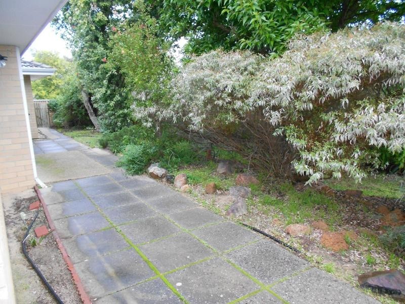 33 Abbott Way, Swan View WA 6056