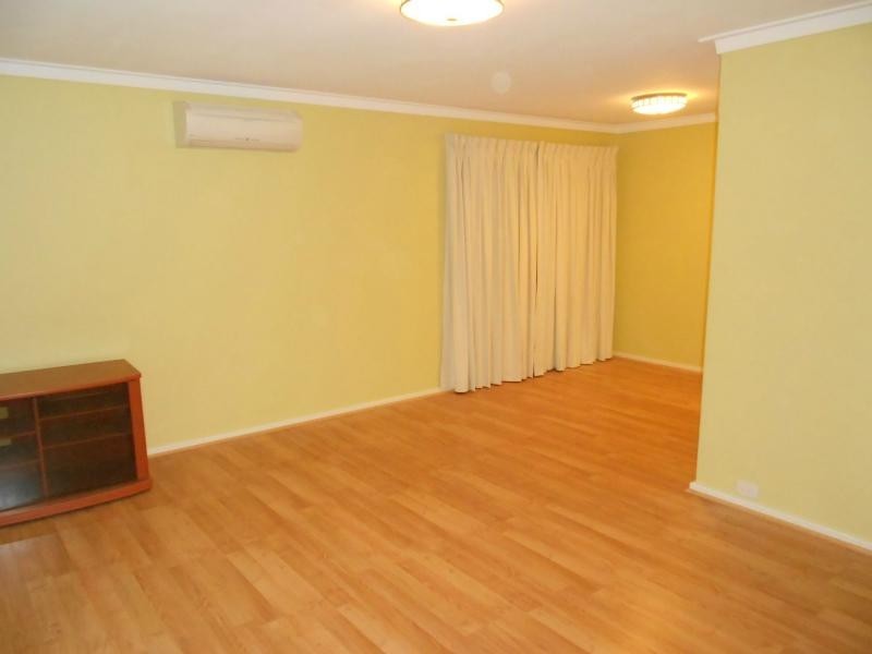 33 Abbott Way, Swan View WA 6056