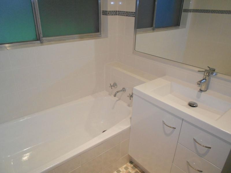 33 Abbott Way, Swan View WA 6056