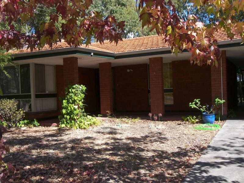 5 Benowa Drive, Glen Forrest WA 6071