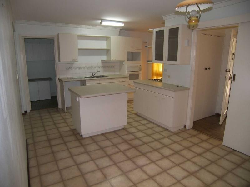 5 Benowa Drive, Glen Forrest WA 6071