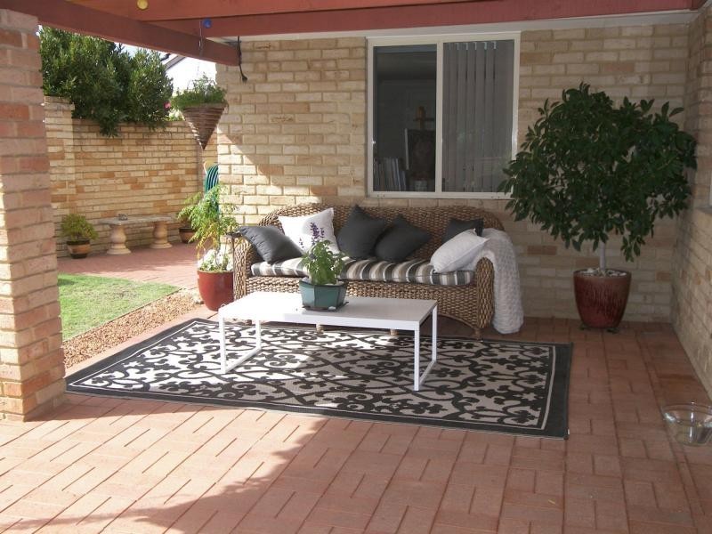 4 Lone Pine Way, Greenmount WA 6056