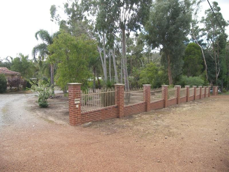 17 National Park Road, Swan View WA 6056