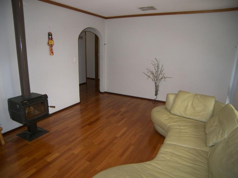 17 National Park Road, Swan View WA 6056