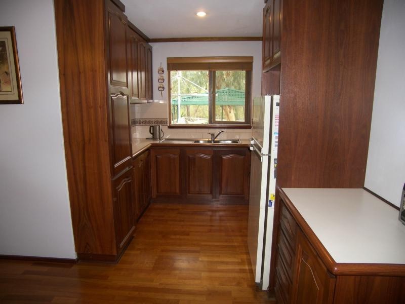 17 National Park Road, Swan View WA 6056