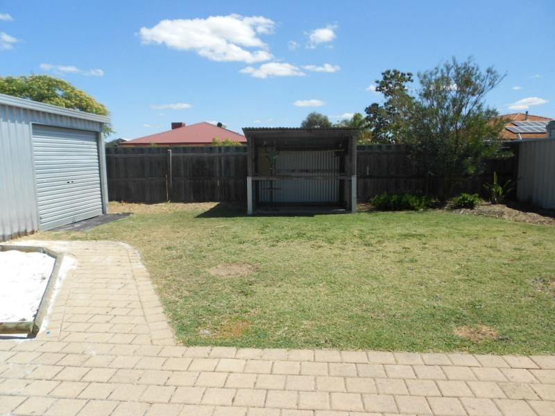 7 Yorgan Entrance, South Guildford WA 6055