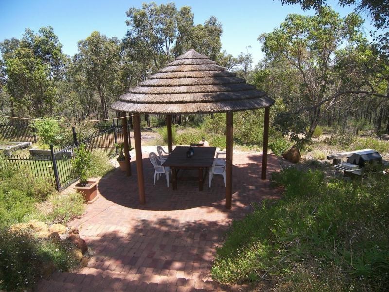 100 Bushlands Road, Hovea WA 6071