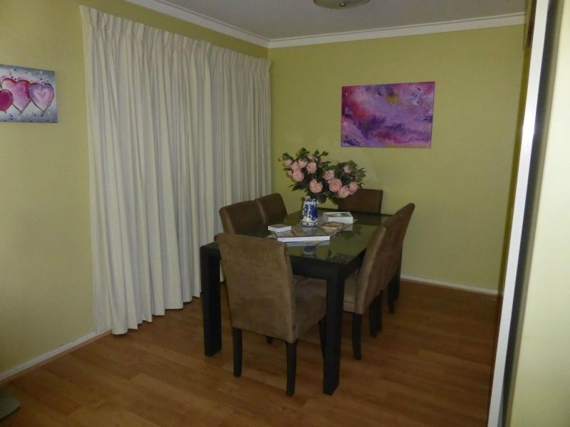 33 Abbott Way, Swan View WA 6056