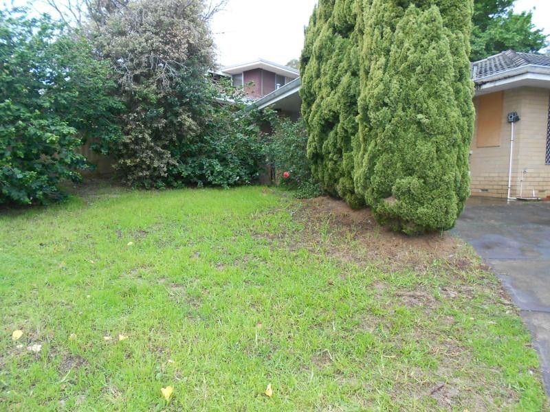 33 Abbott Way, Swan View WA 6056