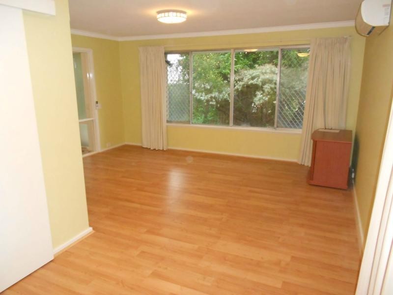 33 Abbott Way, Swan View WA 6056