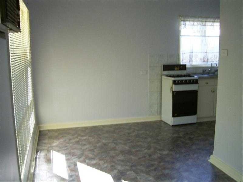 28 Robinson Road, Bellevue WA 6056