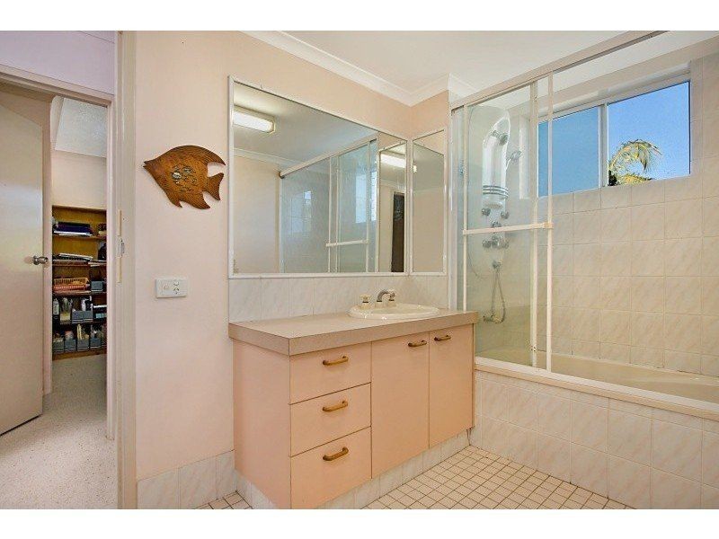 11/54 Dutton Street, Coolangatta QLD 4225