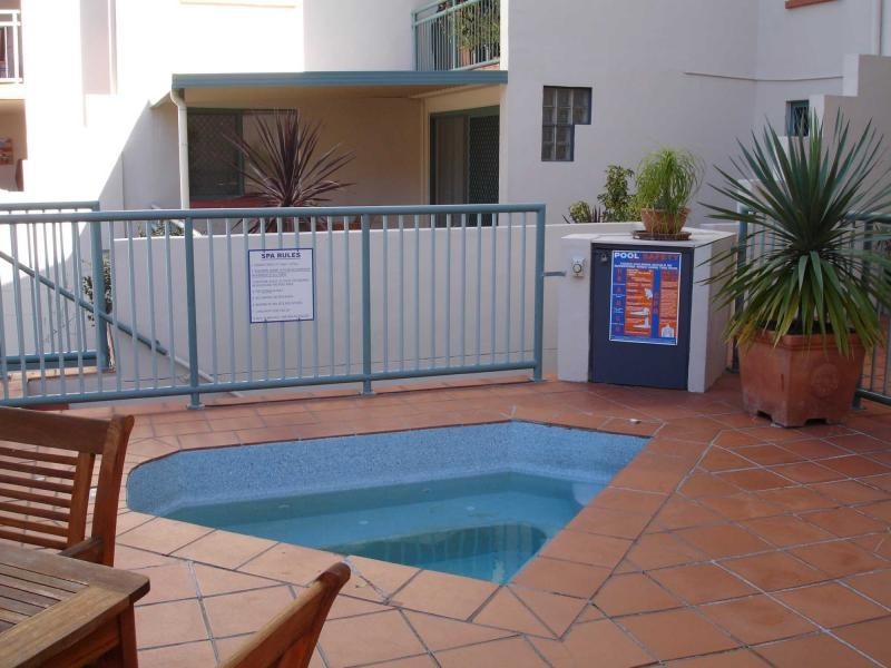 7- 9 Robert Street East, Labrador QLD 4215