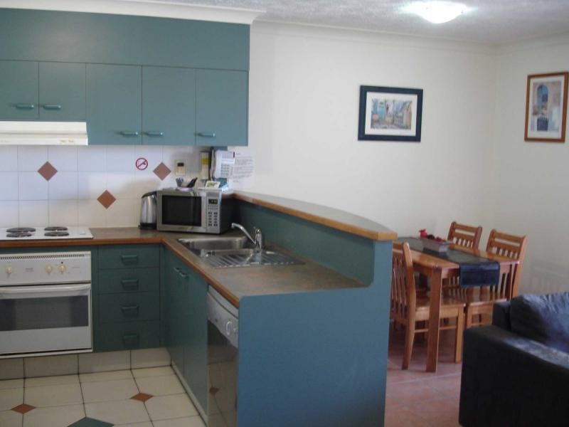 7- 9 Robert Street East, Labrador QLD 4215