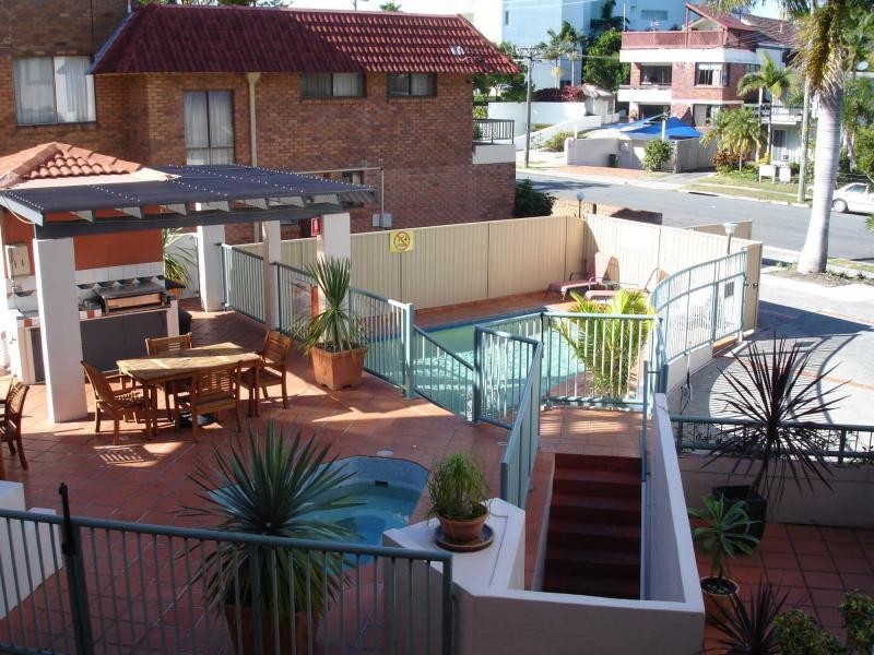 7- 9 Robert Street East, Labrador QLD 4215