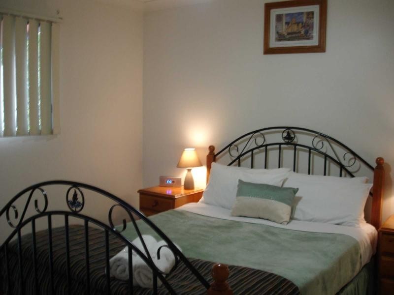 7- 9 Robert Street East, Labrador QLD 4215