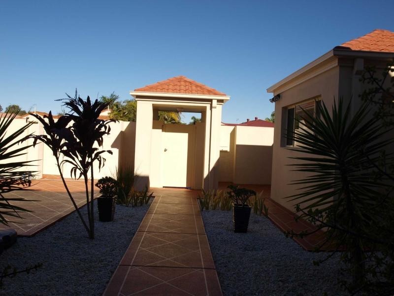 22 Audrey Avenue, Helensvale QLD 4212