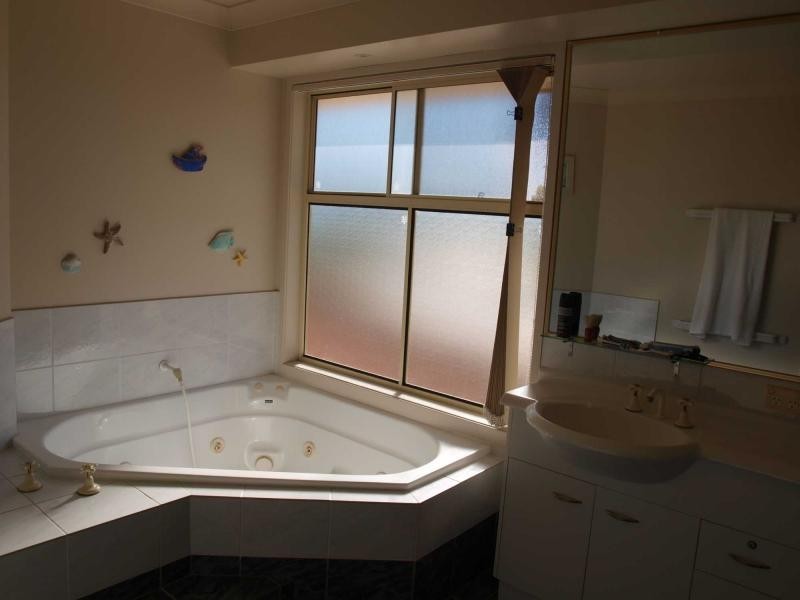 22 Audrey Avenue, Helensvale QLD 4212