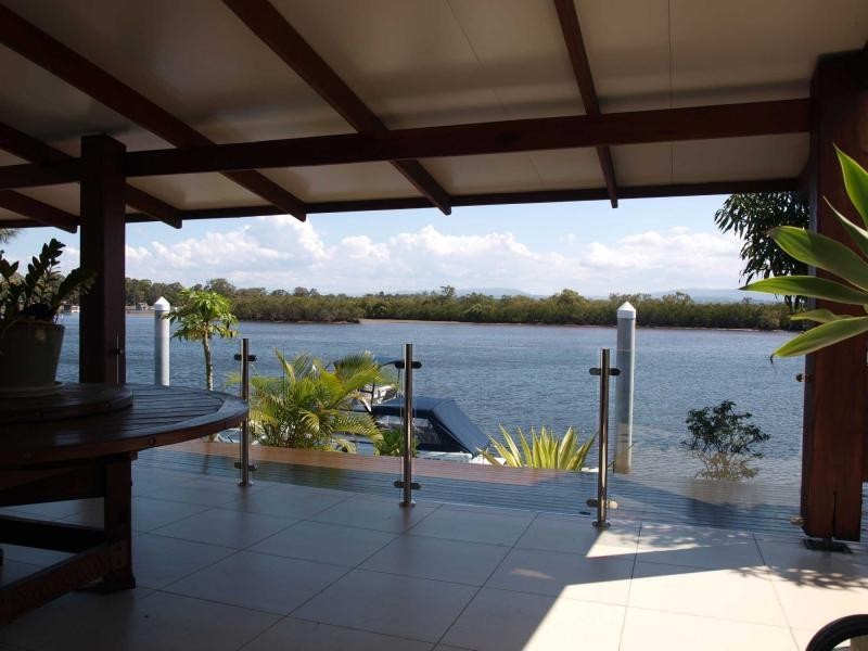 56 Tradewinds Avenue, Paradise Point QLD 4216