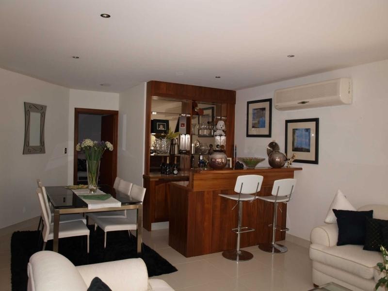 56 Tradewinds Avenue, Paradise Point QLD 4216