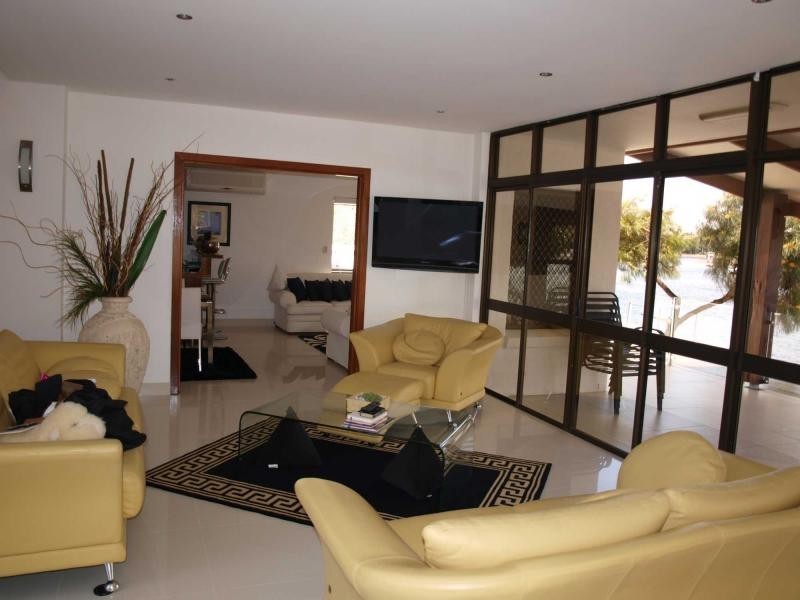 56 Tradewinds Avenue, Paradise Point QLD 4216