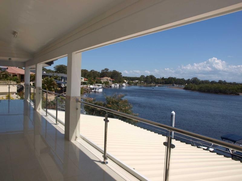 56 Tradewinds Avenue, Paradise Point QLD 4216