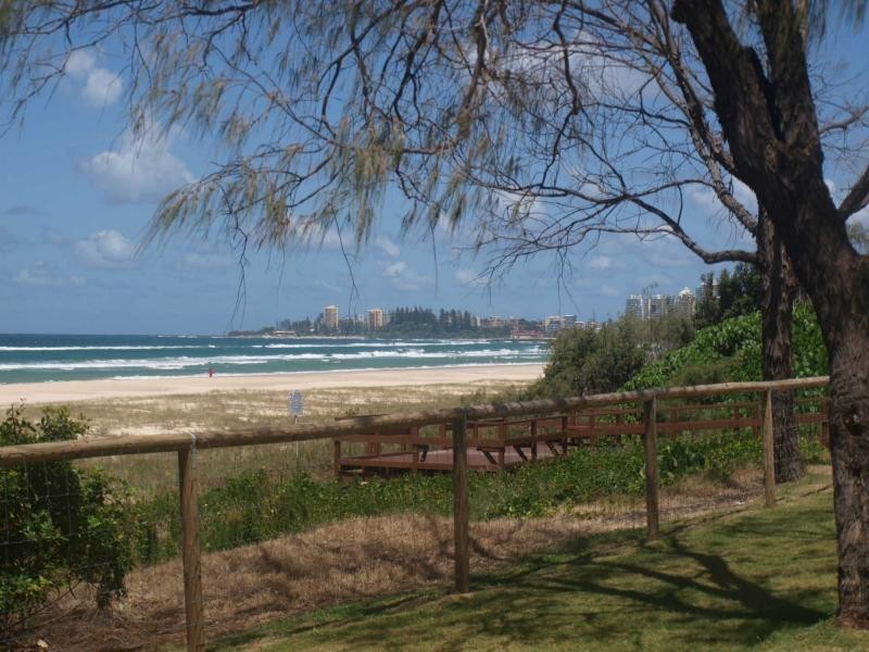 Bilinga QLD 4225