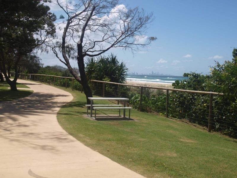 Bilinga QLD 4225