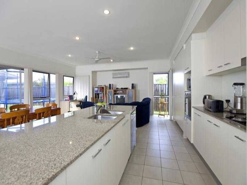 43 Yarra Road, Wakerley QLD 4154