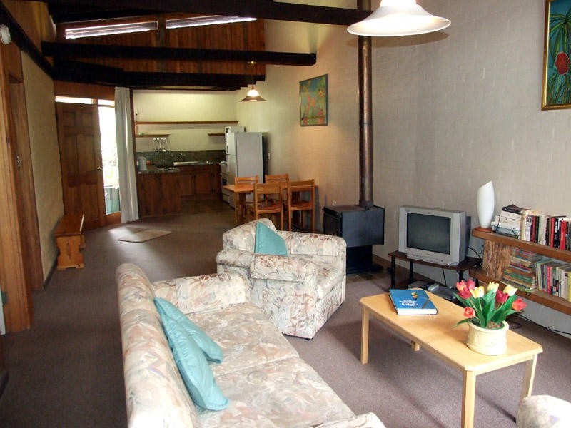 11 Banksia Parade, Mallacoota VIC 3892