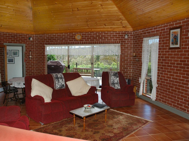 16 Eurack Court, Kiah NSW 2551