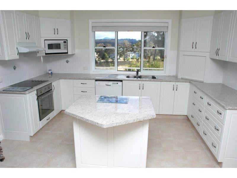 33 Trumpeter Avenue, Eden NSW 2551