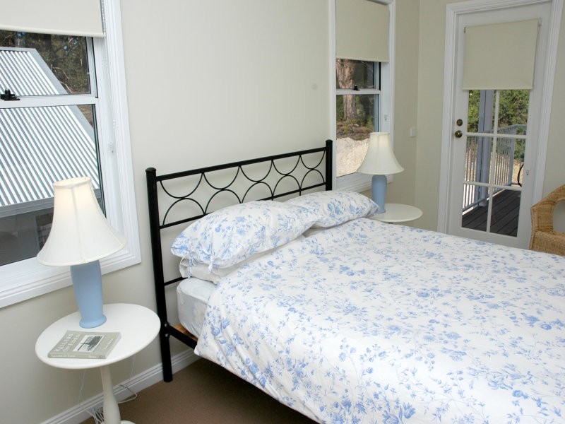 33 Trumpeter Avenue, Eden NSW 2551