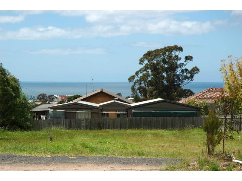 2 Alms Street, Eden NSW 2551