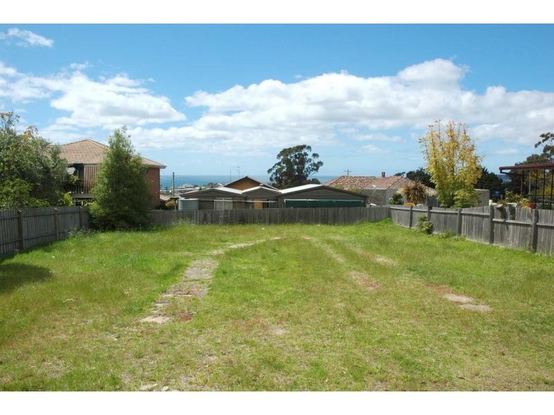 2 Alms Street, Eden NSW 2551