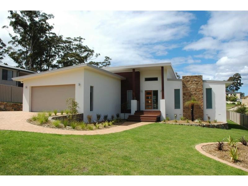 2 Kingfisher Circuit, Eden NSW 2551