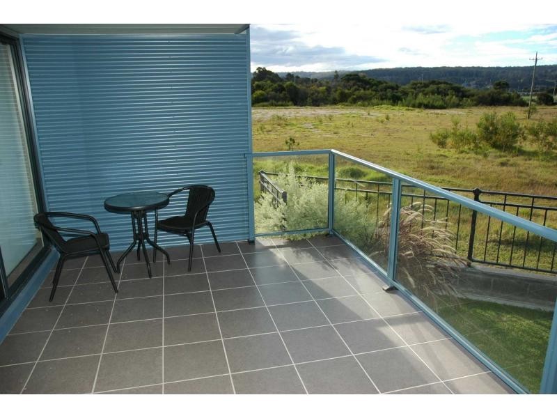 Villa 4/2 Lake Street, Eden NSW 2551