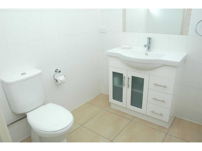 Villa 4/2 Lake Street, Eden NSW 2551