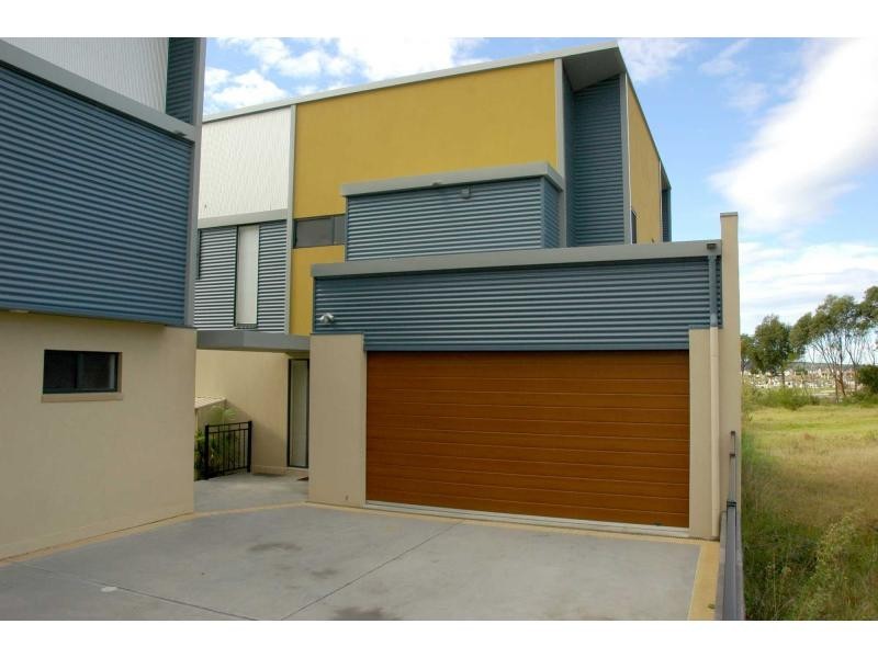 Villa 4/2 Lake Street, Eden NSW 2551