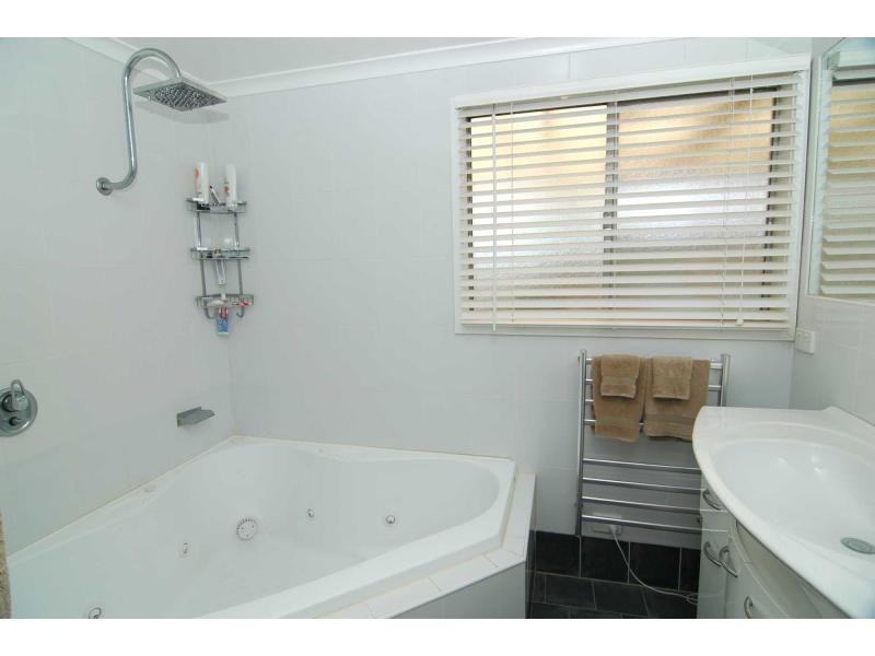 13 Emblen Street, Eden NSW 2551