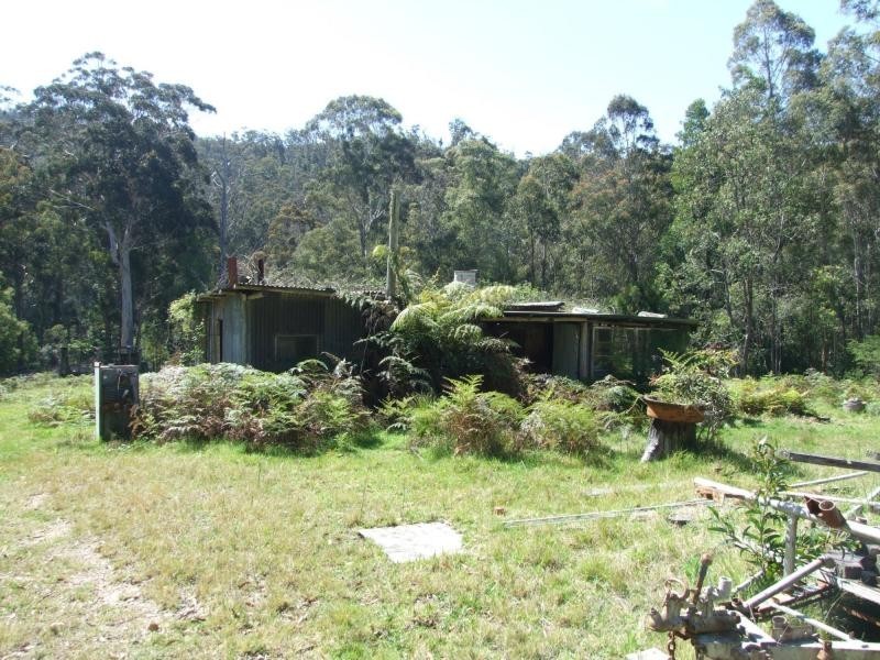 L44, 50, 72 The Snake Track, Kiah, Kiah NSW 2551